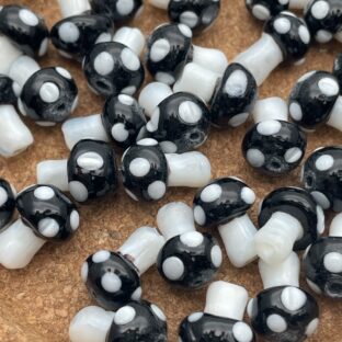 ガラスビーズ　ランプワーク　きのこ　ブラック　5個入り【GB-LW-ｋBLK】