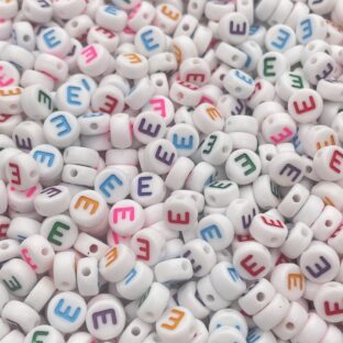 アクリルビーズ　アルファベットE　100個入り【AB‐EA-Ec】