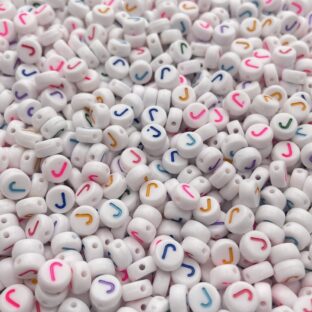 アクリルビーズ　アルファベットJ　100個入り【AB‐EA-Jc】